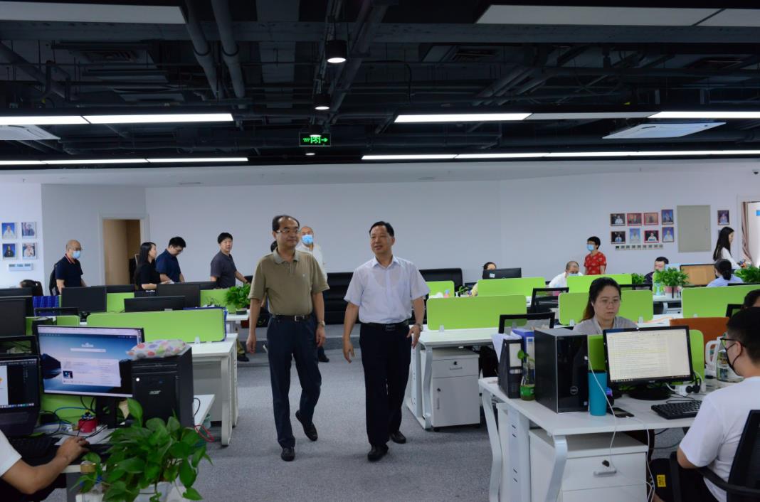 中国出版集团党组副书记、总经理黄志坚同志一行莅临法宣在线调研指导党建工作 中国出版集团党组副书记、总经理黄志坚同志一行莅临法宣在线调研指导党建工作